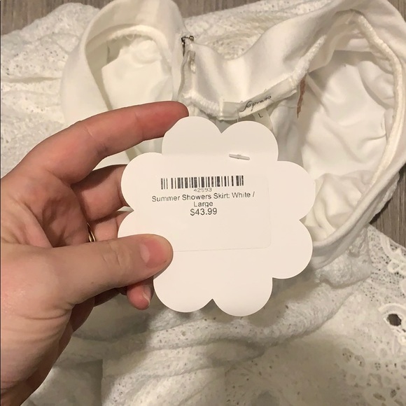 White High-Waisted Skirt - Picture 2 of 2